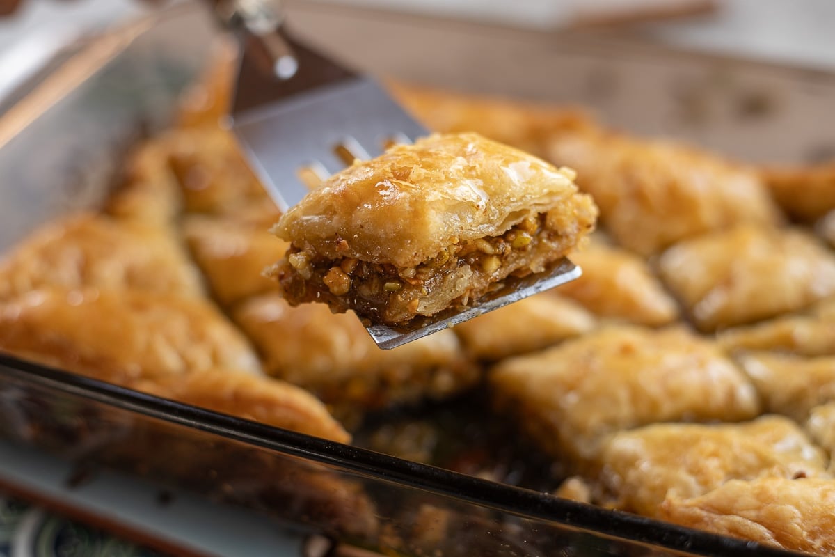 Irresistible Puff Pastry Baklava: Flaky, Sweet & Simple